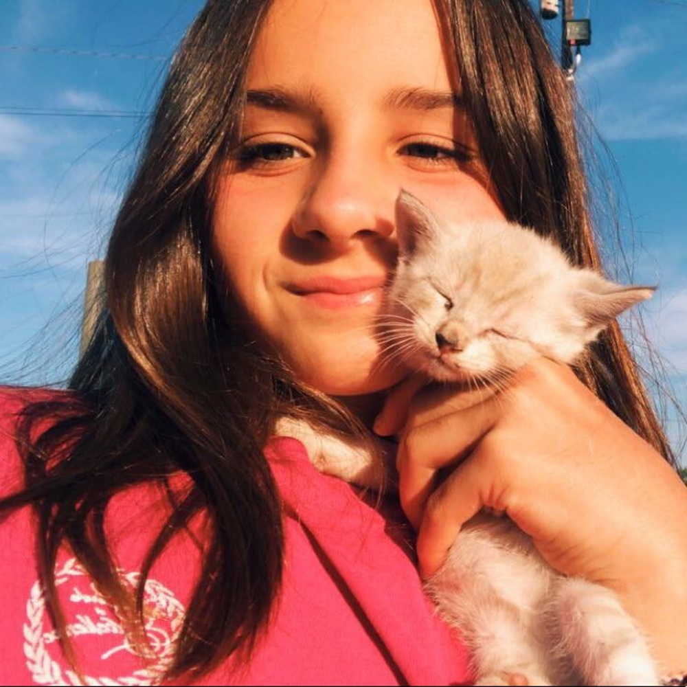 Meet your Posher, Ella